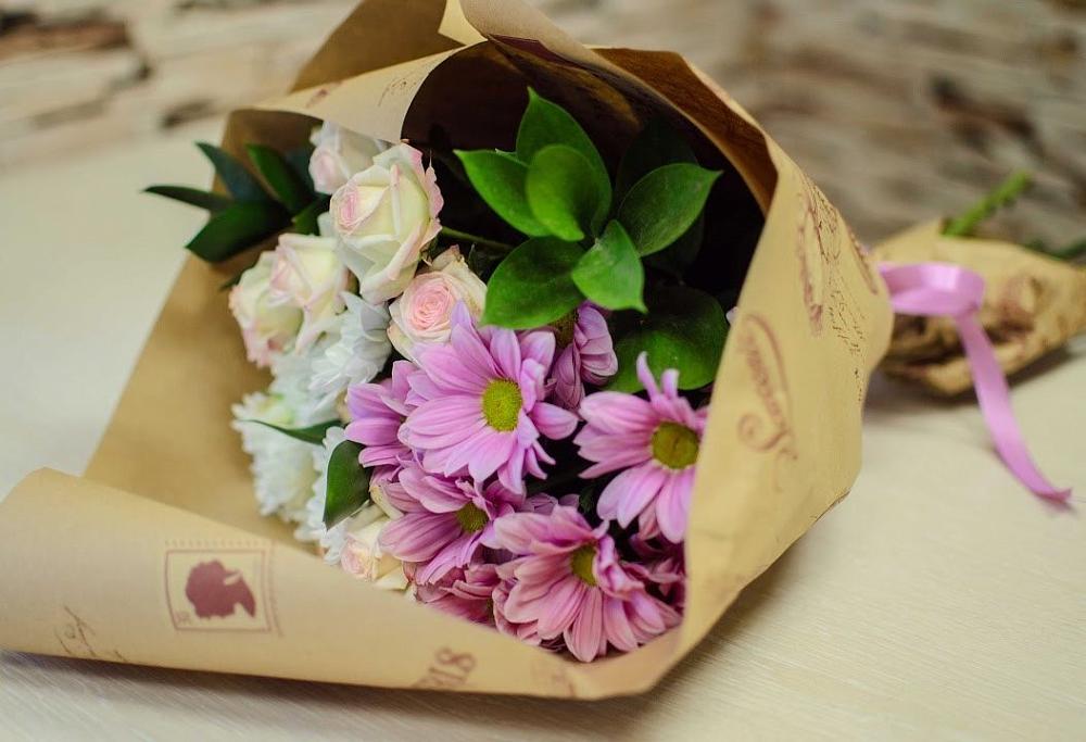 Букет цветов из: Розы и Хризантемы в Архангельском Воронежской области