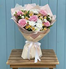 Букет цветов из:  Гвоздики, Орхидеи и Розы #REPLACE_PRED# Архангельском Воронежской области