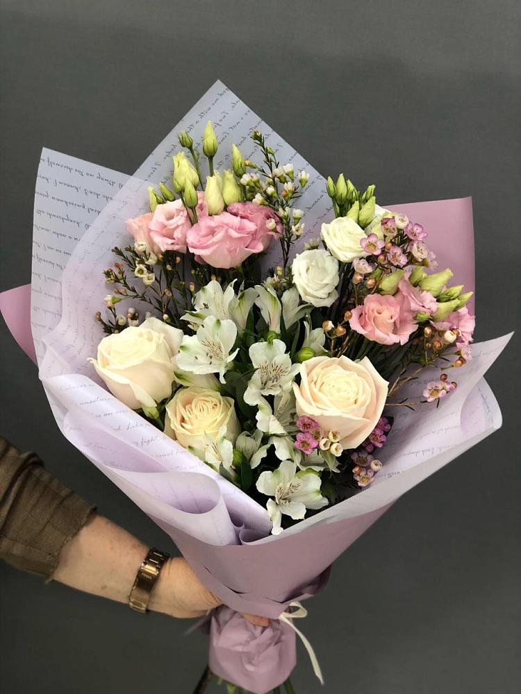 Букет цветов из: Альстромерии, Розы и Лизиантусы в Архангельском Воронежской области