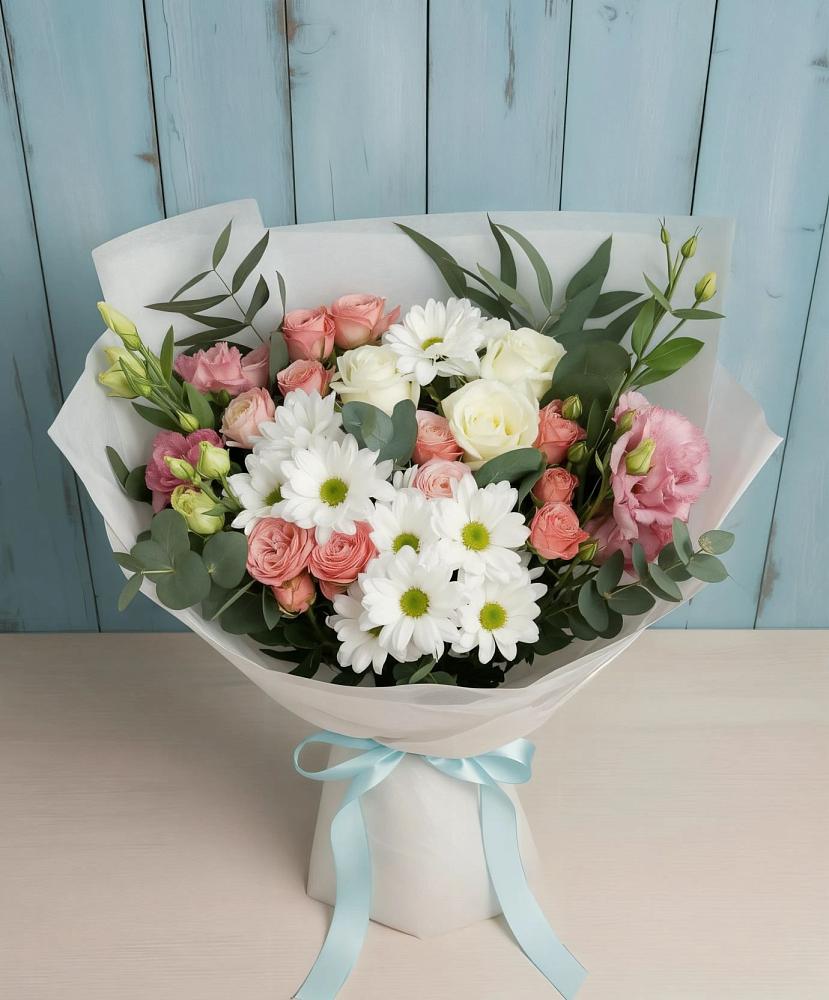 Букет цветов из: Розы, Лизиантусы и Хризантемы в Архангельском Воронежской области