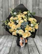 Букет цветов из:  Розы и Лизиантусы в Архангельском Воронежской области