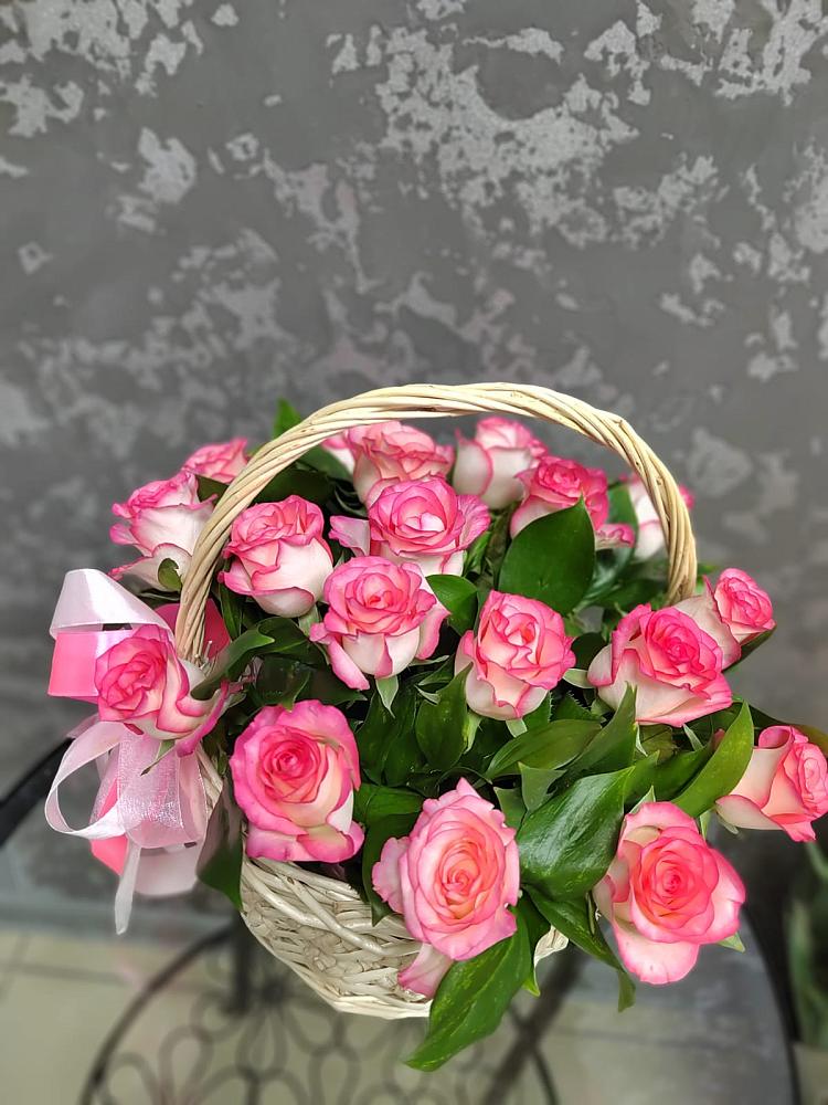 Цветочная композиция из Розы в корзине в Архангельском Воронежской области