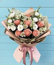 Букет цветов из:  Розы, Альстромерии и Лизиантусы в Архангельском Воронежской области