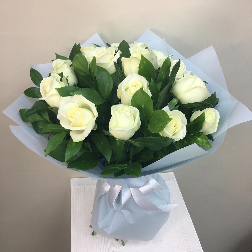 Букет 15 Белых роз Проуд в Архангельском Воронежской области