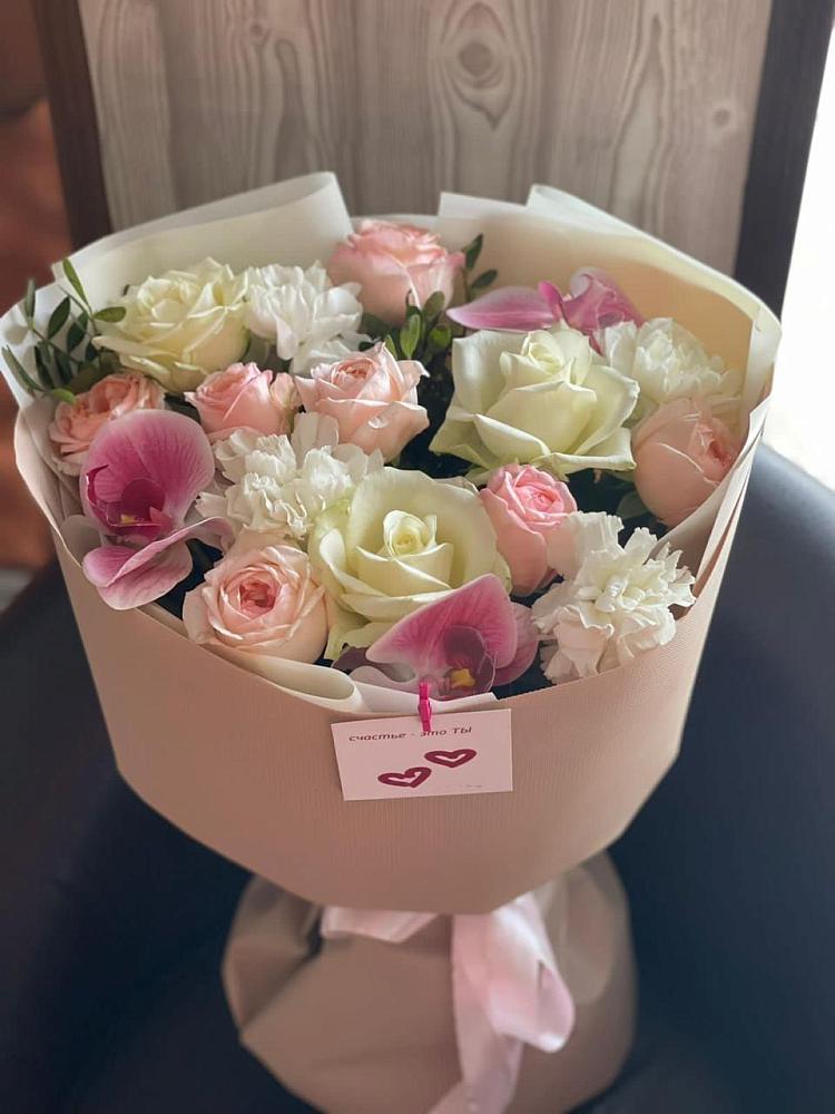 Букет цветов из: Орхидеи, Розы и Гвоздики в Архангельском Воронежской области