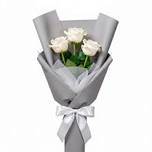 Букет 3 белые розы в Архангельском Воронежской области