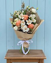 Букет цветов из:  Альстромерии, Лизиантусы, Розы и Хризантемы #REPLACE_PRED# Архангельском Воронежской области