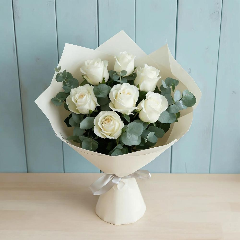 Букет Белые розы в Эвкалипте в Архангельском Воронежской области