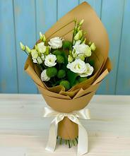 Букет цветов из:  Хризантемы и Лизиантусы в Архангельском Воронежской области