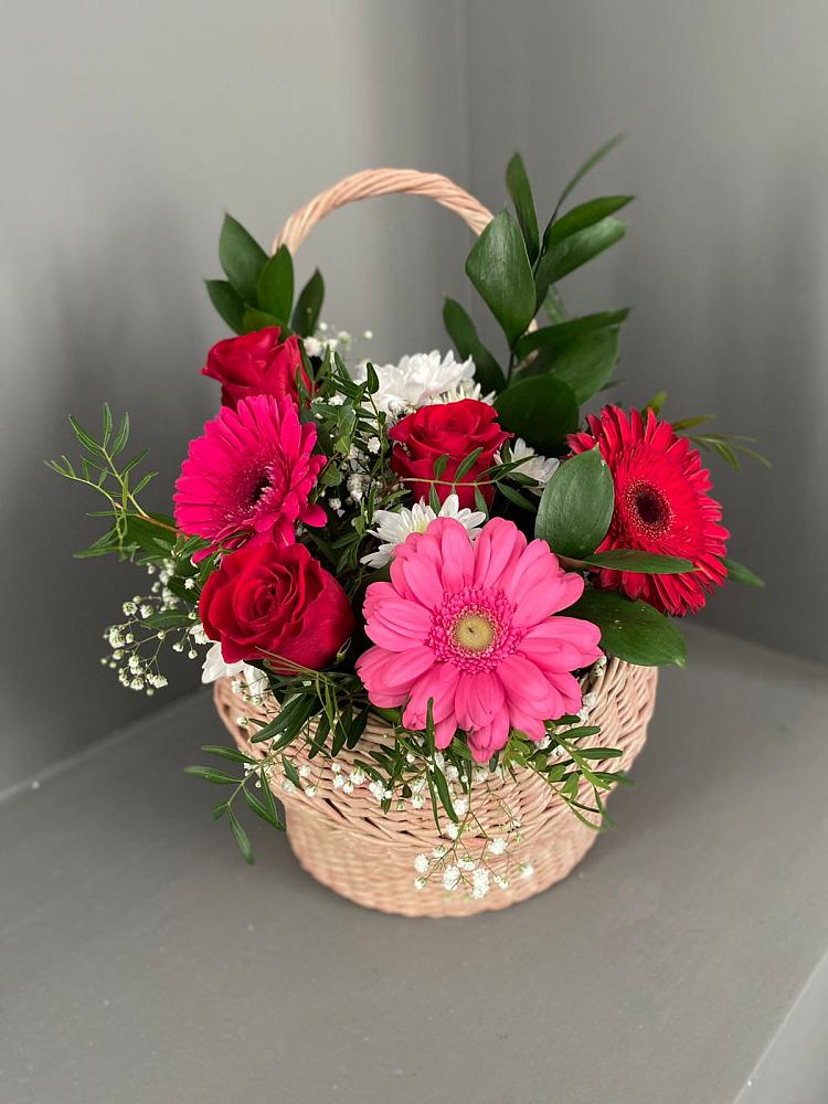 Цветочная композиция из Розы, Хризантемы и Герберы в корзине в Архангельском Воронежской области