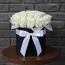 Цветочная композиция из Розы в шляпной коробке в Архангельском Воронежской области